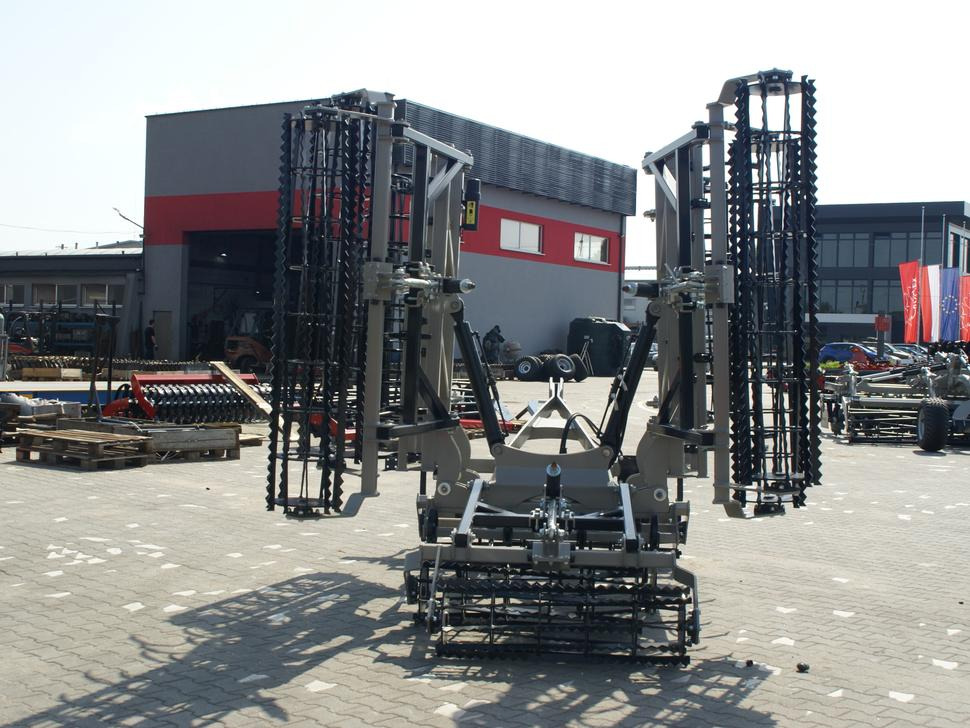 ROLEX Saatbettkombination / Hydraulically cultivator / Vibroculteur / Aggregato di coltivazione / Почвообрабатывающий гидравлический складывающийся агрегат / Agregat uprawowy hydraulicznie składany - Καλλιεργητής: φωτογραφία 4 ROLEX Saatbettkombination / Hydraulically cultivator / Vibroculteur / Aggregato di coltivazione / Почвообрабатывающий гидравлический складывающийся агрегат / Agregat uprawowy hydraulicznie składany - Καλλιεργητής: φωτογραφία 4