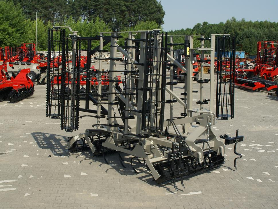 ROLEX Saatbettkombination / Hydraulically cultivator / Vibroculteur / Aggregato di coltivazione / Почвообрабатывающий гидравлический складывающийся агрегат / Agregat uprawowy hydraulicznie składany - Καλλιεργητής: φωτογραφία 2 ROLEX Saatbettkombination / Hydraulically cultivator / Vibroculteur / Aggregato di coltivazione / Почвообрабатывающий гидравлический складывающийся агрегат / Agregat uprawowy hydraulicznie składany - Καλλιεργητής: φωτογραφία 2