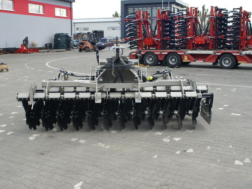 ROLEX Scheibenegge / Disc harrow with hydropack and tire roller / Dechaumeur à disques / Erpice a dischi / Дисковая борона с гидропаком и колёсным катком / Agregat talerzowy uprawowy z hydropackiem i - Δισκοσβάρνα: φωτογραφία 3 ROLEX Scheibenegge / Disc harrow with hydropack and tire roller / Dechaumeur à disques / Erpice a dischi / Дисковая борона с гидропаком и колёсным катком / Agregat talerzowy uprawowy z hydropackiem i - Δισκοσβάρνα: φωτογραφία 3