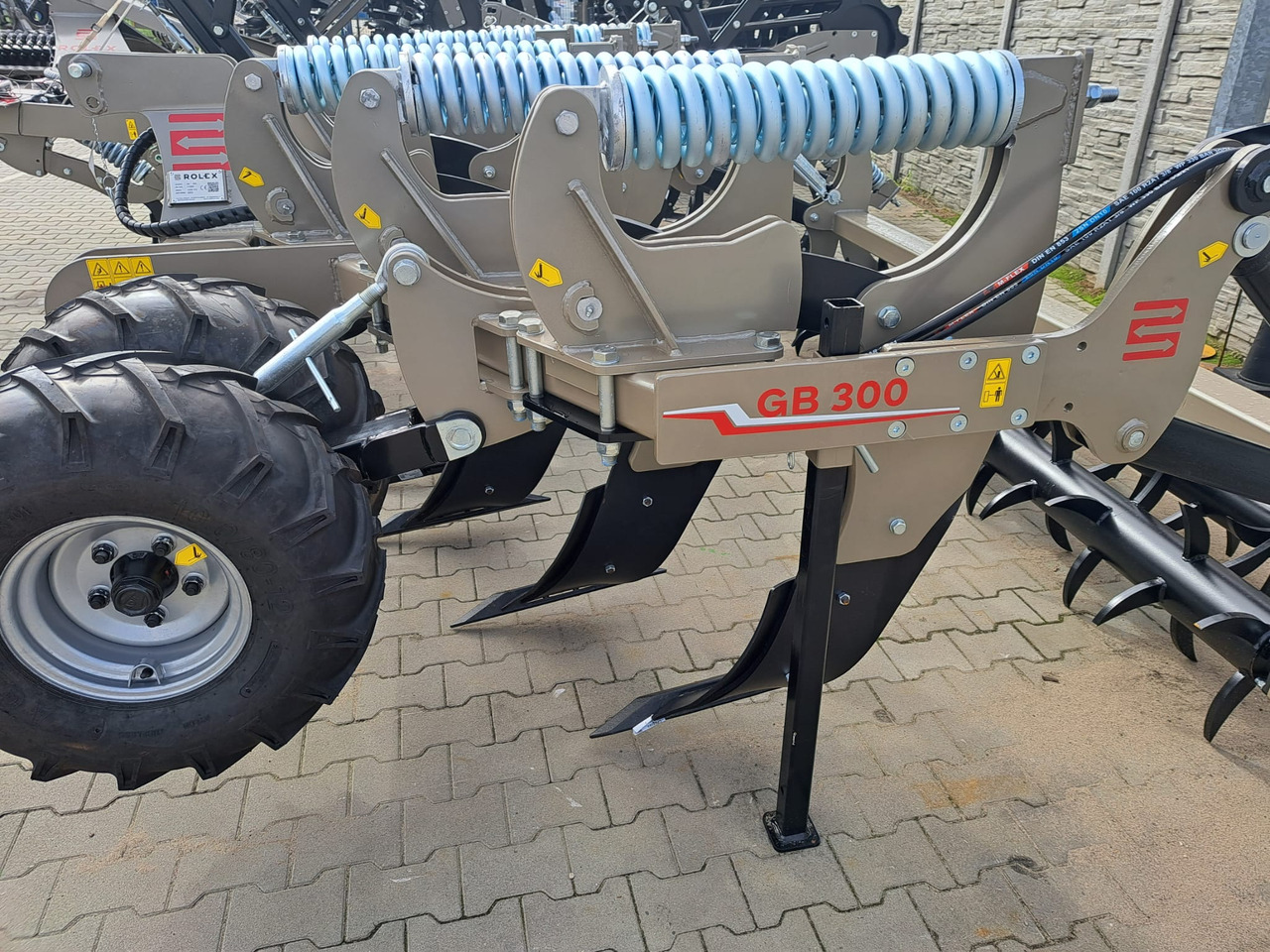 ROLEX Tiefenlockerer / Subsoiler / Décompacteur / Subsolador / Dissodatori / Глубокорыхлитель тип V / Głębosz typ V 3 m - Ρίπερ: φωτογραφία 5 ROLEX Tiefenlockerer / Subsoiler / Décompacteur / Subsolador / Dissodatori / Глубокорыхлитель тип V / Głębosz typ V 3 m - Ρίπερ: φωτογραφία 5