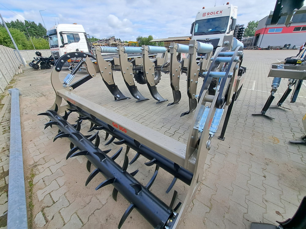 ROLEX Tiefenlockerer / Subsoiler / Décompacteur / Subsolador / Dissodatori / Глубокорыхлитель тип V / Głębosz typ V 3 m - Ρίπερ: φωτογραφία 2 ROLEX Tiefenlockerer / Subsoiler / Décompacteur / Subsolador / Dissodatori / Глубокорыхлитель тип V / Głębosz typ V 3 m - Ρίπερ: φωτογραφία 2
