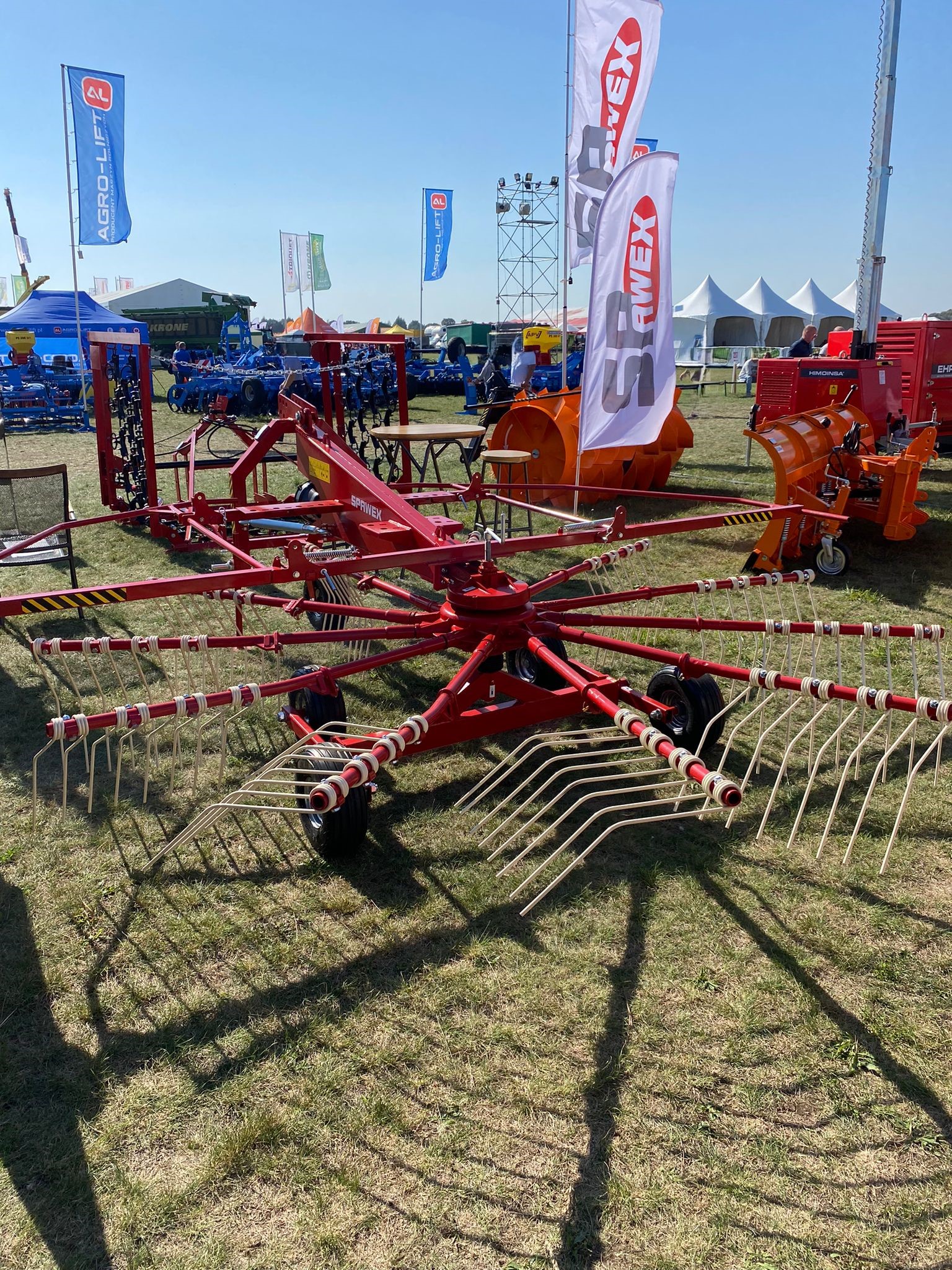 Spawex Kreiselschwader / Rake / Andaineur / Rastrillo / Rastrello / Zgrabiarka 4,5 m - Χορτοσυλλέκτης: φωτογραφία 1 Spawex Kreiselschwader / Rake / Andaineur / Rastrillo / Rastrello / Zgrabiarka 4,5 m - Χορτοσυλλέκτης: φωτογραφία 1