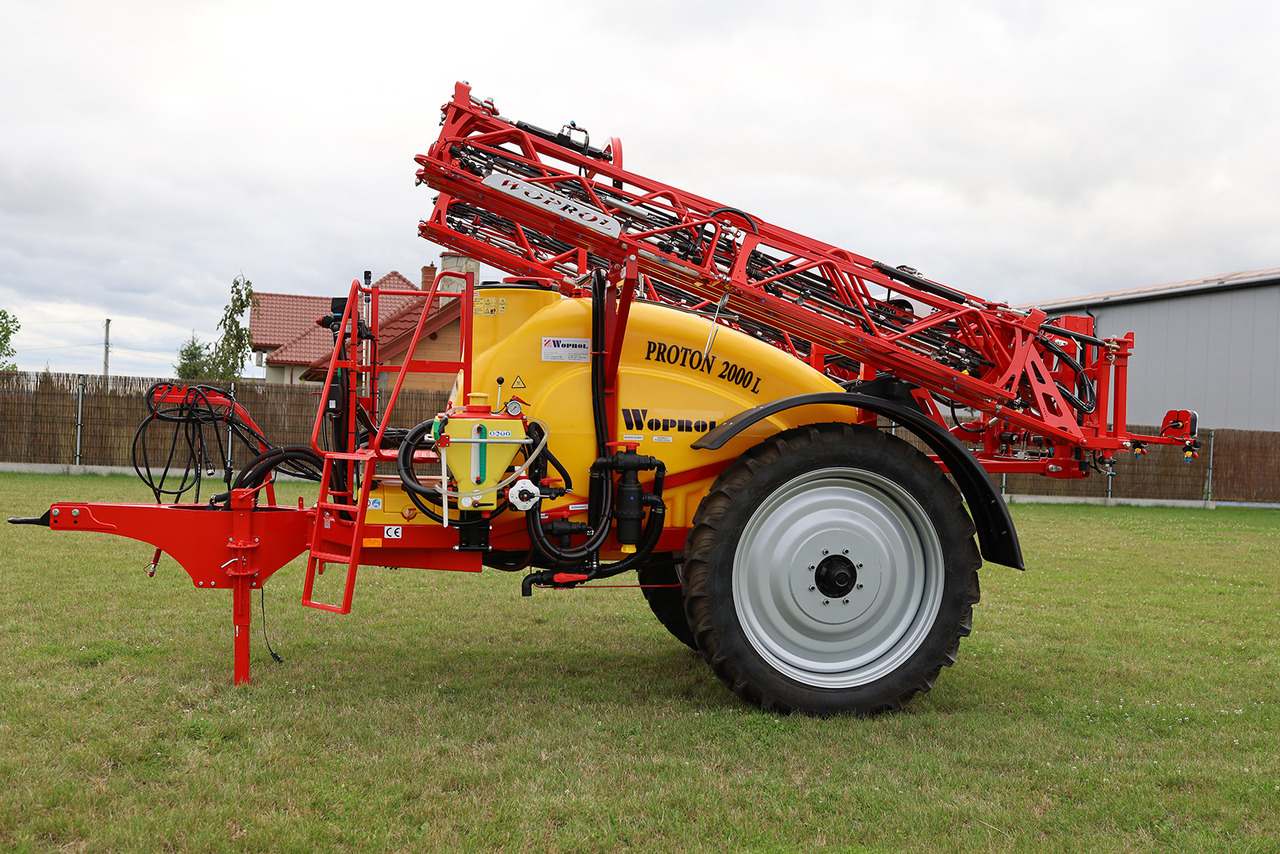 WOPROL Feldspritze / Sprayer / Pulvérisateur / Opryskiwacz 2000 L - Συρόμενο ψεκαστικό: φωτογραφία 1 WOPROL Feldspritze / Sprayer / Pulvérisateur / Opryskiwacz 2000 L - Συρόμενο ψεκαστικό: φωτογραφία 1