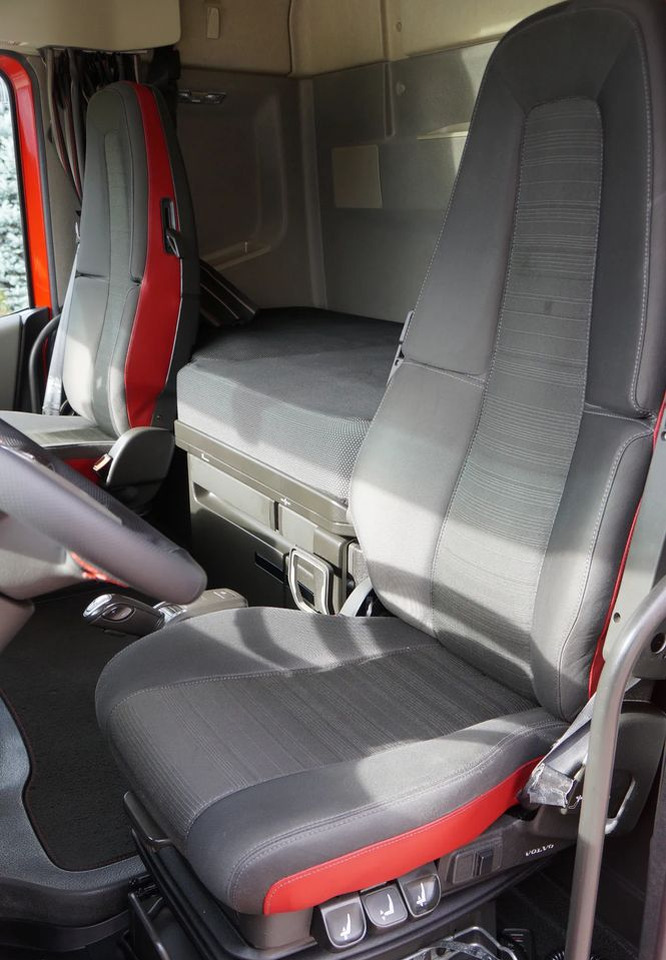 Τράκτορας Volvo FH 4 EURO 6 GLOBETROTTER NISKI PRZEBIEG PEŁEN SERWIS: φωτογραφία 17