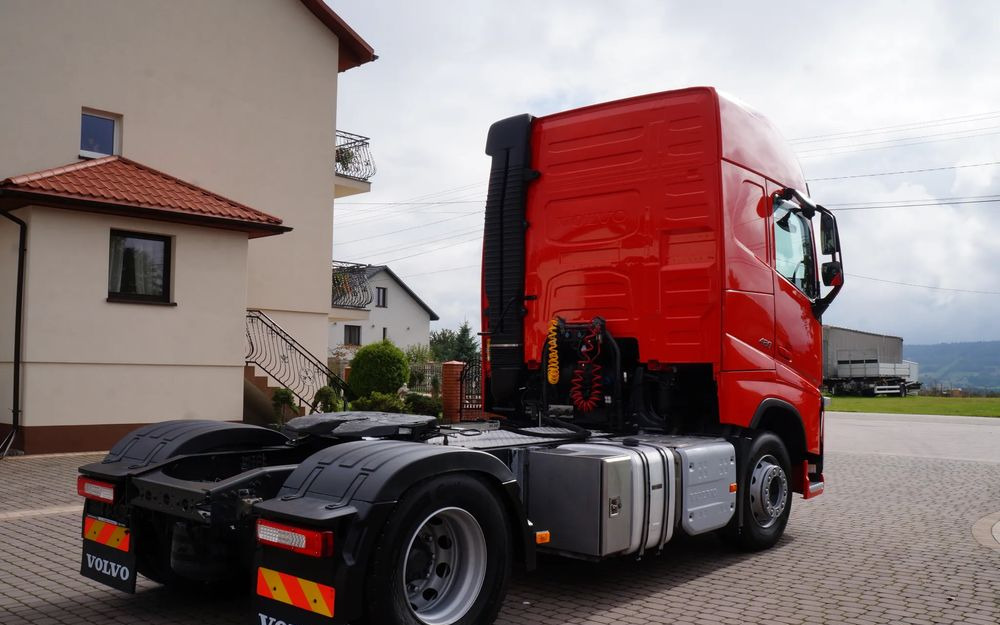 Volvo FH 4 EURO 6 GLOBETROTTER NISKI PRZEBIEG PEŁEN SERWIS - Τράκτορας: φωτογραφία 4 Volvo FH 4 EURO 6 GLOBETROTTER NISKI PRZEBIEG PEŁEN SERWIS - Τράκτορας: φωτογραφία 4