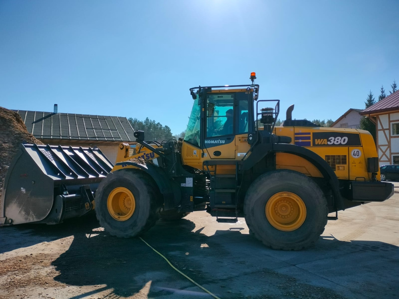 KOMATSU WA380 - Ελαστιχοφόρος φορτωτής: φωτογραφία 1 KOMATSU WA380 - Ελαστιχοφόρος φορτωτής: φωτογραφία 1