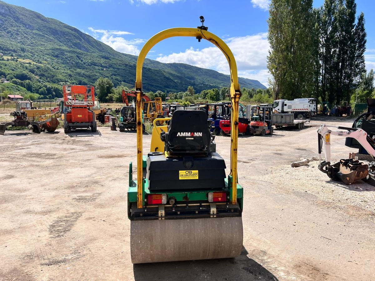 Ammann COMPACTEUR AV26-2 ROULEAU TANDEM VIBRANT ARTICULÉ - Μικρος ασφαλτικός οδοστρωτήρας: φωτογραφία 2 Ammann COMPACTEUR AV26-2 ROULEAU TANDEM VIBRANT ARTICULÉ - Μικρος ασφαλτικός οδοστρωτήρας: φωτογραφία 2