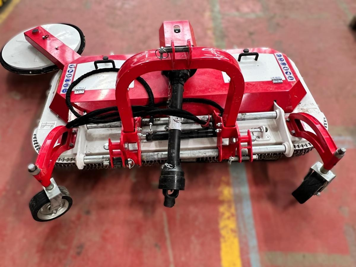 Giemme FMU180 Tondeuse portée attache 3 points pour tracteur - Καταστροφέας με σφυριά: φωτογραφία 3 Giemme FMU180 Tondeuse portée attache 3 points pour tracteur - Καταστροφέας με σφυριά: φωτογραφία 3