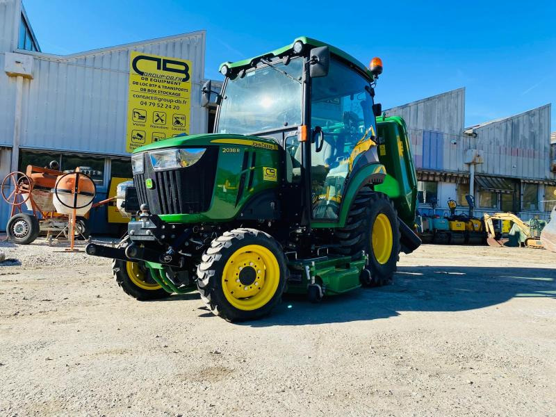 John Deere 2038R avec plateau de coupe et bas de ramassage - Μικρό τρακτέρ: φωτογραφία 1 John Deere 2038R avec plateau de coupe et bas de ramassage - Μικρό τρακτέρ: φωτογραφία 1