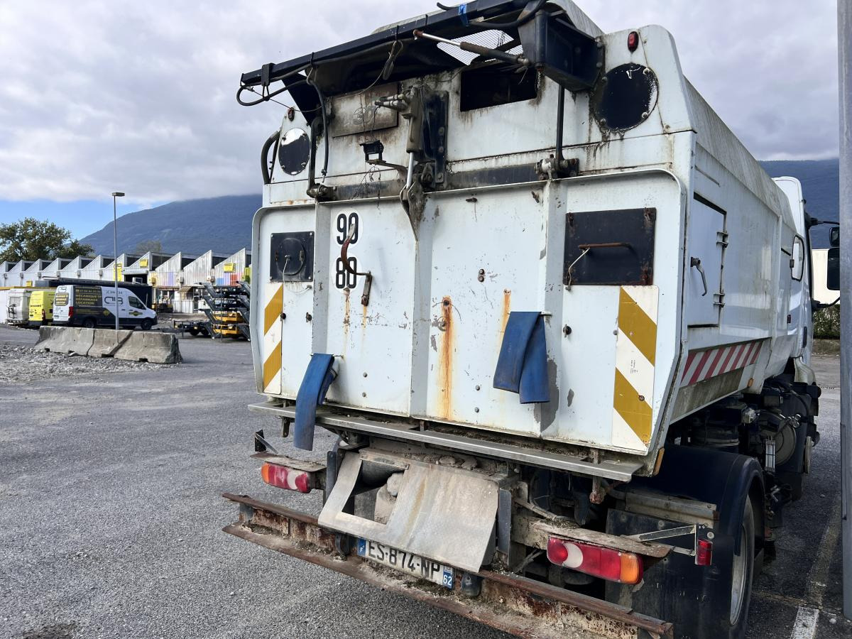 RENAULT Camion balayeur SCARAB MAJOR - Σάρωθρο δρόμων: φωτογραφία 3 RENAULT Camion balayeur SCARAB MAJOR - Σάρωθρο δρόμων: φωτογραφία 3