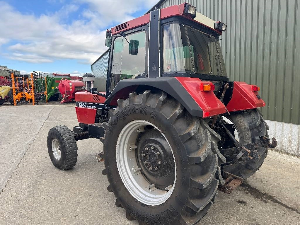 Case IH International 1056XL - Τρακτέρ: φωτογραφία 2 Case IH International 1056XL - Τρακτέρ: φωτογραφία 2