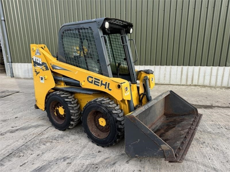 Gehl R135 Skid Steer - Φορτωτής πλάγιας ολίσθησης: φωτογραφία 3 Gehl R135 Skid Steer - Φορτωτής πλάγιας ολίσθησης: φωτογραφία 3