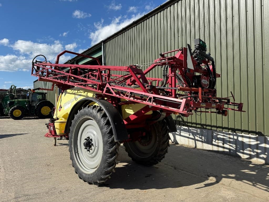 Hardi Navigator 3000L 24m - Συρόμενο ψεκαστικό: φωτογραφία 2 Hardi Navigator 3000L 24m - Συρόμενο ψεκαστικό: φωτογραφία 2