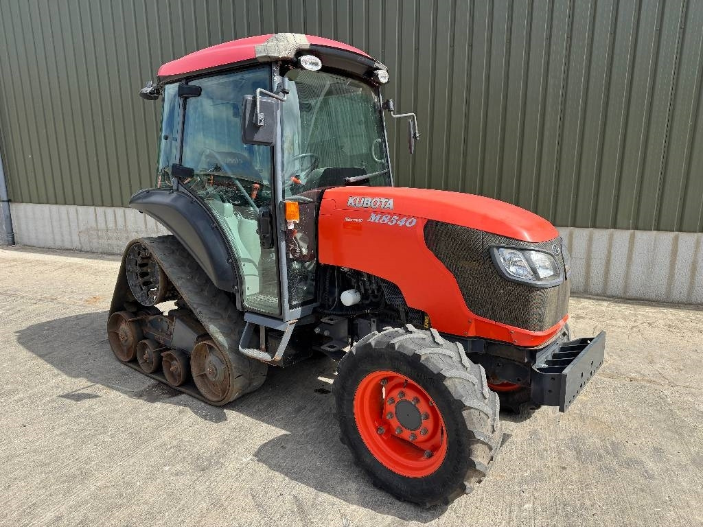 Kubota M8540 Narrow Half Track - Τρακτέρ: φωτογραφία 3 Kubota M8540 Narrow Half Track - Τρακτέρ: φωτογραφία 3
