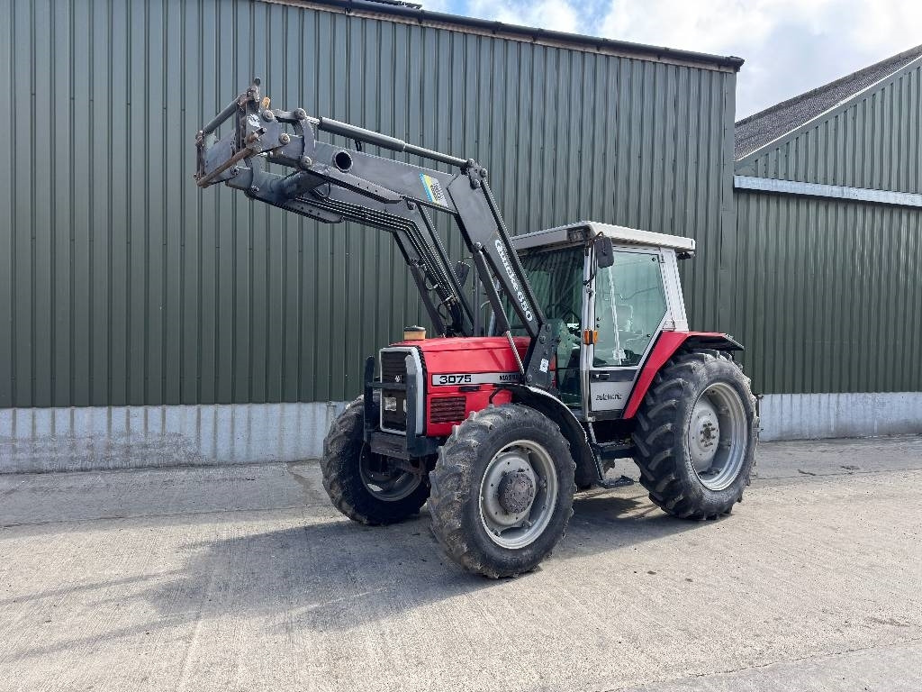 Massey Ferguson 3075 Dynashift - Τρακτέρ: φωτογραφία 1 Massey Ferguson 3075 Dynashift - Τρακτέρ: φωτογραφία 1
