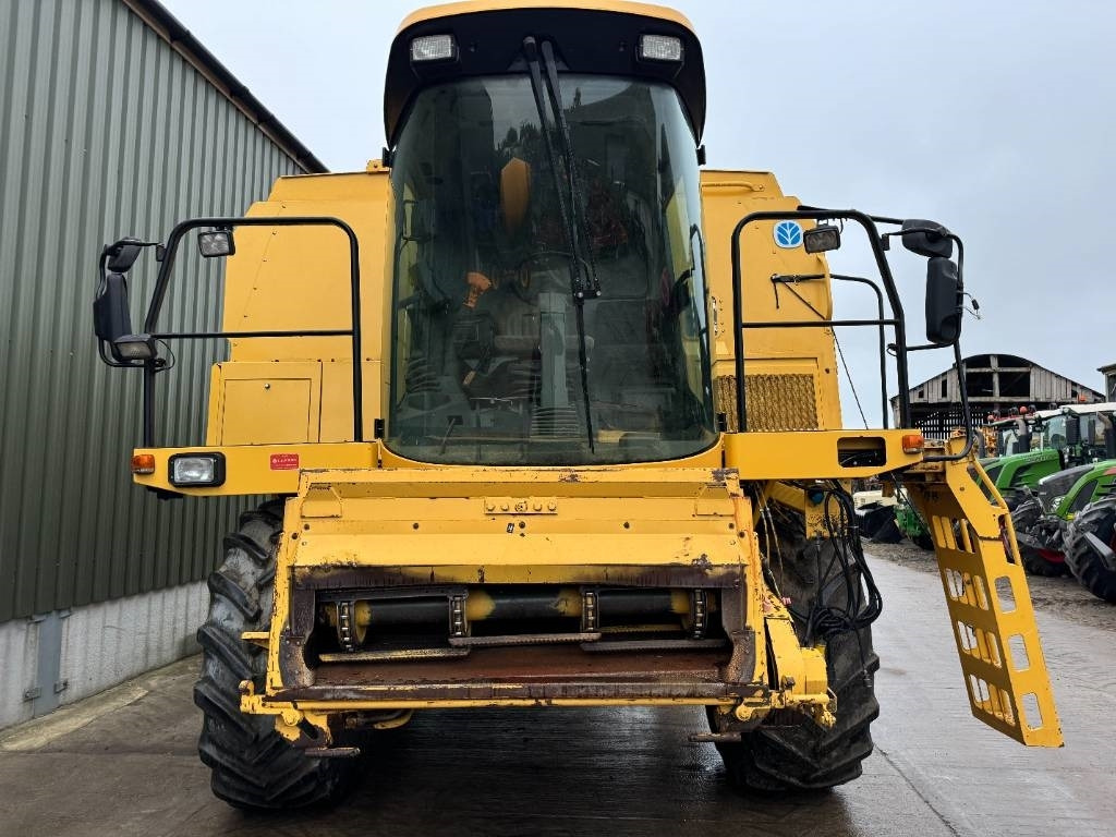 New Holland TX 66 - Θεριζοαλωνιστική μηχανή: φωτογραφία 3 New Holland TX 66 - Θεριζοαλωνιστική μηχανή: φωτογραφία 3