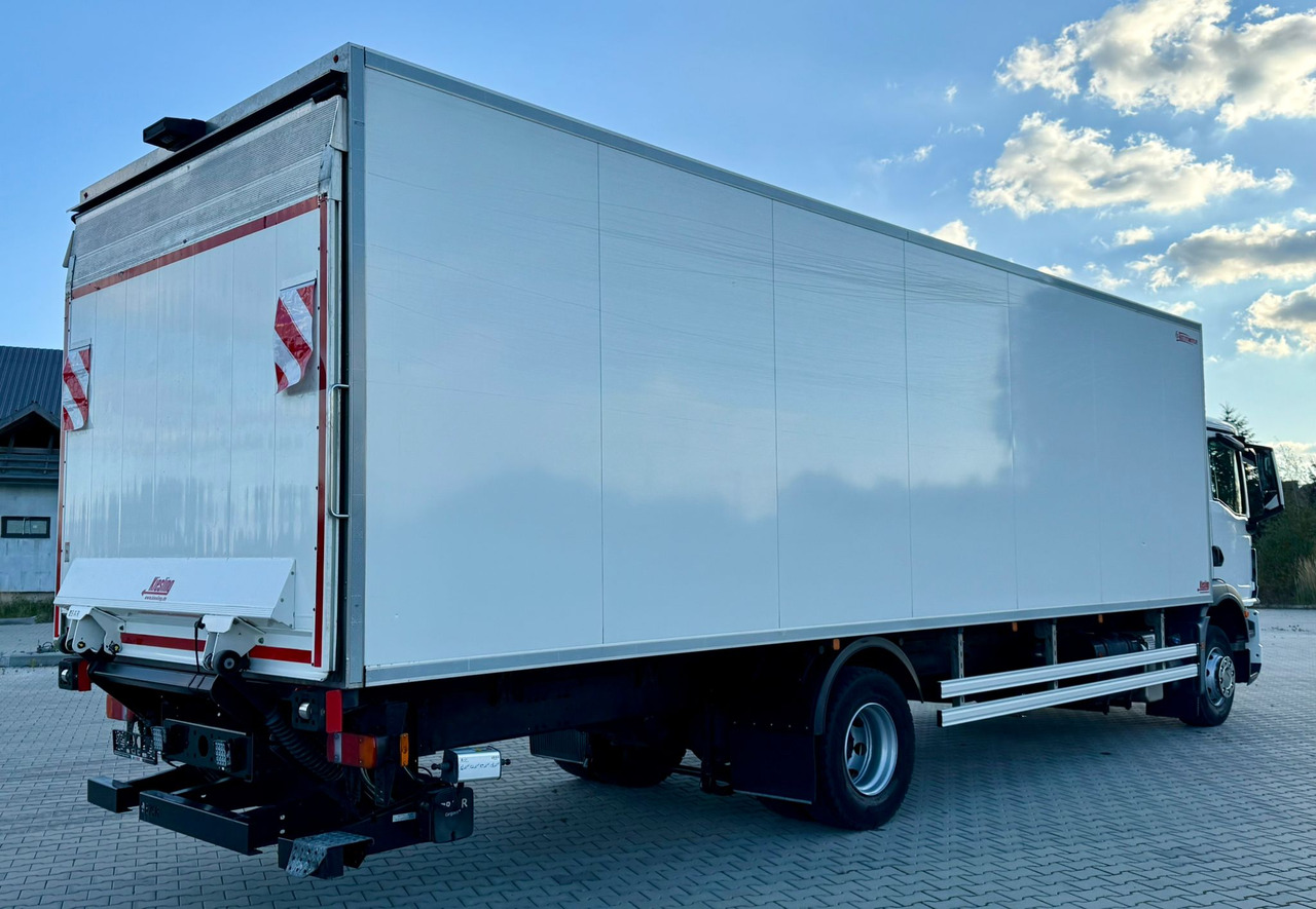 MAN TGM 15.290 / CHŁODNIA / WINDA / 8.3 M DŁUGOŚCI / 20 EUROPALET / THERMO KING / +30/-30 / AUTOMAT / 2021 ROK / SERWISOWANY - Φορτηγό ψυγείο: φωτογραφία 3 MAN TGM 15.290 / CHŁODNIA / WINDA / 8.3 M DŁUGOŚCI / 20 EUROPALET / THERMO KING / +30/-30 / AUTOMAT / 2021 ROK / SERWISOWANY - Φορτηγό ψυγείο: φωτογραφία 3