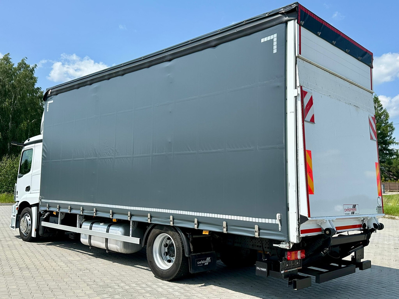 MERCEDES-BENZ ACTROS 1833 / FIRANKA / WINDA / 18 PALET / AUTOMAT / 310 TYS KM / DUŻY SILNIK / 2020 ROK / SYPIALKA - Φορτηγό μουσαμάς: φωτογραφία 4 MERCEDES-BENZ ACTROS 1833 / FIRANKA / WINDA / 18 PALET / AUTOMAT / 310 TYS KM / DUŻY SILNIK / 2020 ROK / SYPIALKA - Φορτηγό μουσαμάς: φωτογραφία 4