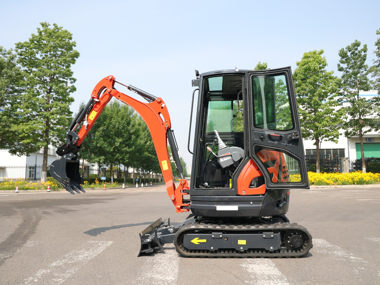 KUBOTA Diesel Mini excavator 2.5 Ton - Müller Machinery MB 25 Plus - VKSH - Μίνι εκσκαφέας: φωτογραφία 2 KUBOTA Diesel Mini excavator 2.5 Ton - Müller Machinery MB 25 Plus - VKSH - Μίνι εκσκαφέας: φωτογραφία 2