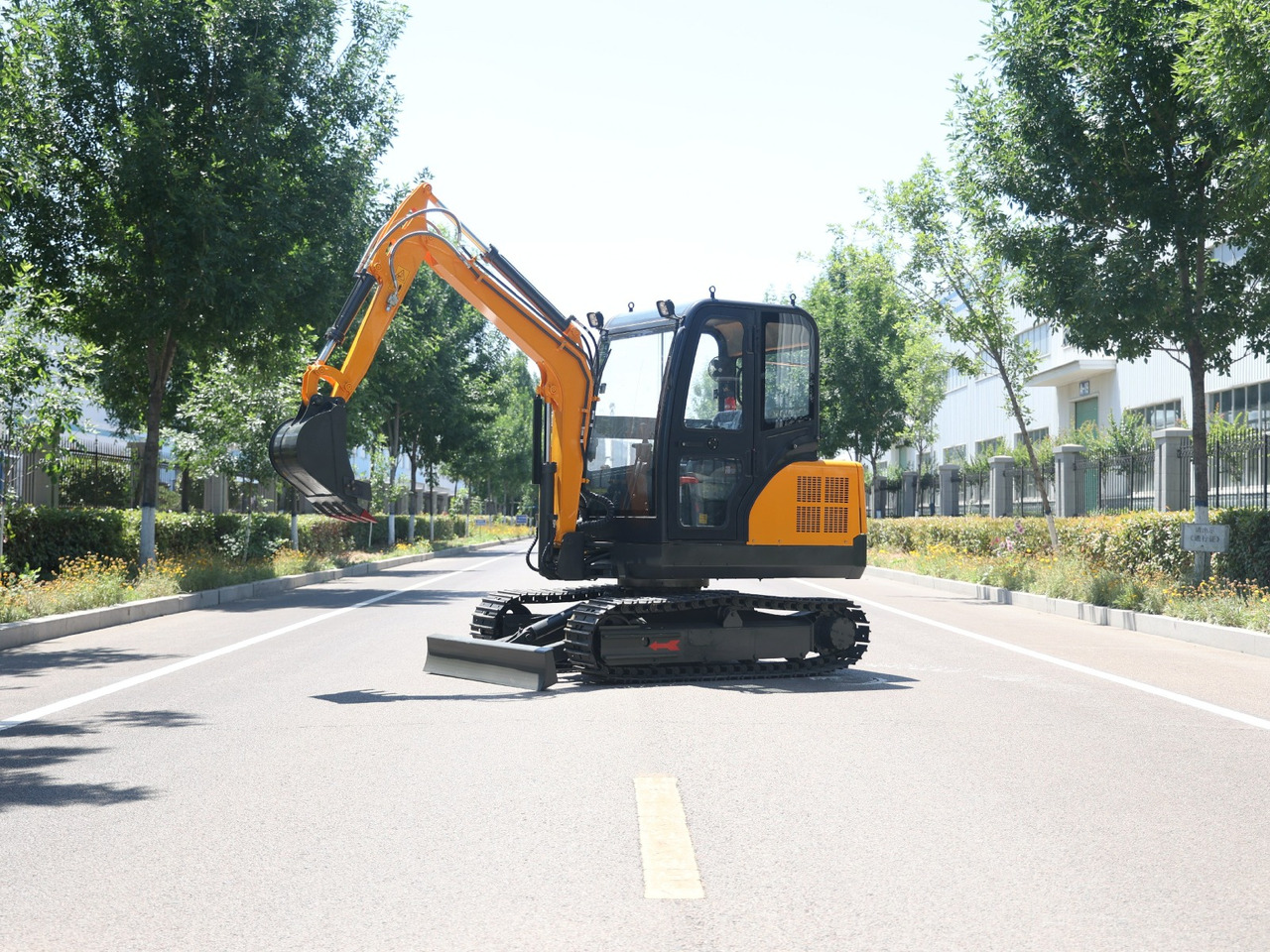 KUBOTA Diesel Mini excavator 4 ton - Müller Machinery MB 40 - VKSH - Μίνι εκσκαφέας: φωτογραφία 1 KUBOTA Diesel Mini excavator 4 ton - Müller Machinery MB 40 - VKSH - Μίνι εκσκαφέας: φωτογραφία 1