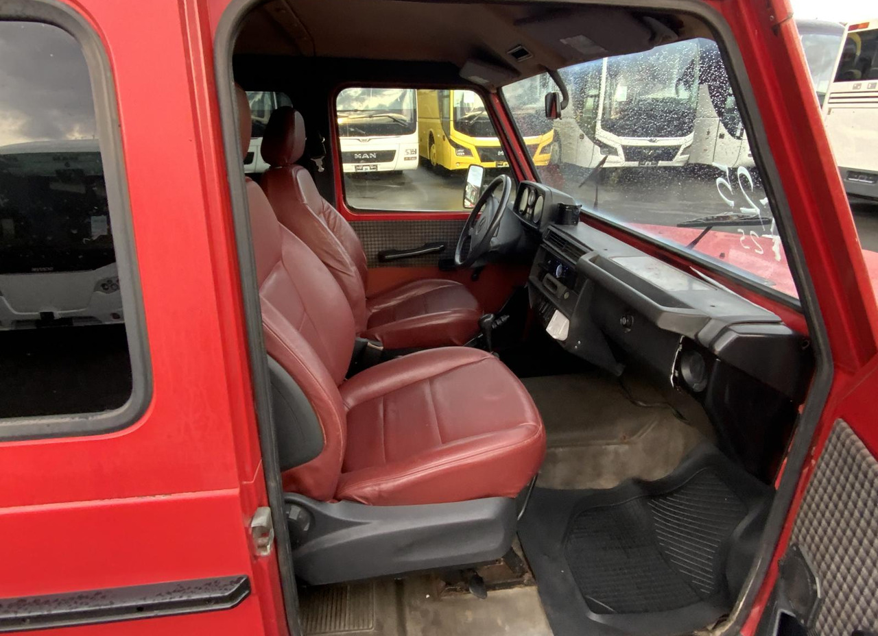 Mercedes-Benz G 300 - Αυτοκίνητο: φωτογραφία 5 Mercedes-Benz G 300 - Αυτοκίνητο: φωτογραφία 5