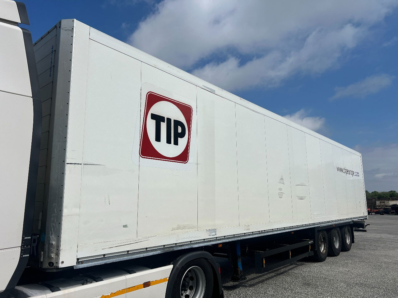 Schmitz Cargobull Isoliert koffer, SAF achsen - Επικαθήμενο κόφα: φωτογραφία 1 Schmitz Cargobull Isoliert koffer, SAF achsen - Επικαθήμενο κόφα: φωτογραφία 1