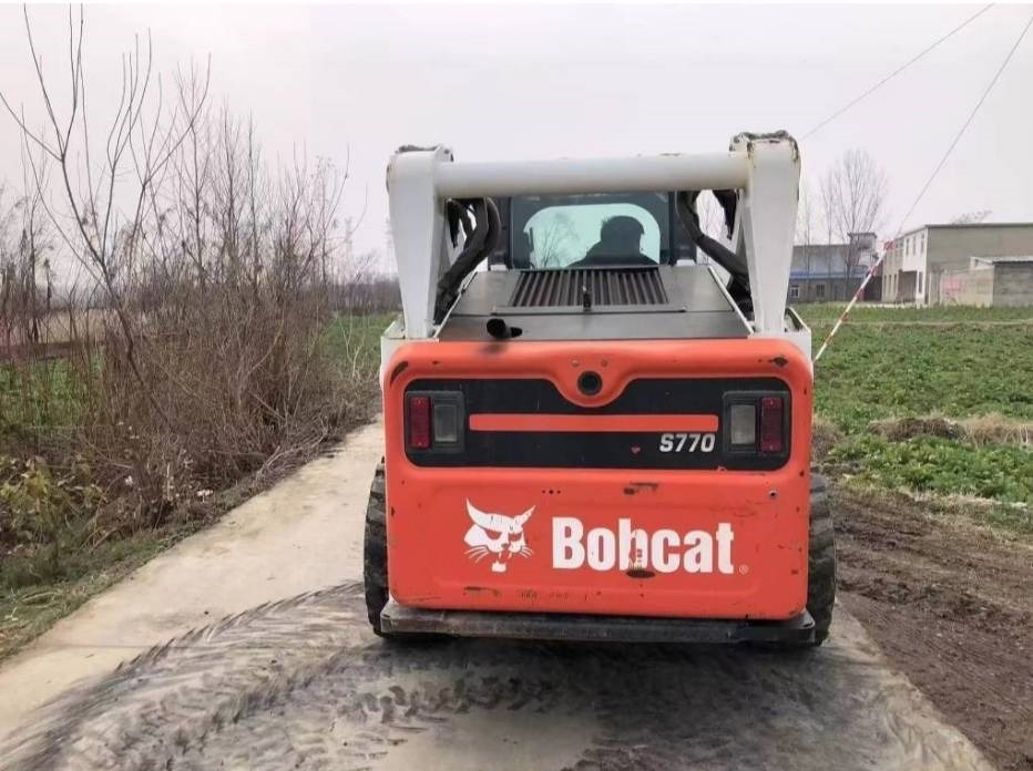 Bobcat S 770 - Φορτωτής πλάγιας ολίσθησης: φωτογραφία 4 Bobcat S 770 - Φορτωτής πλάγιας ολίσθησης: φωτογραφία 4
