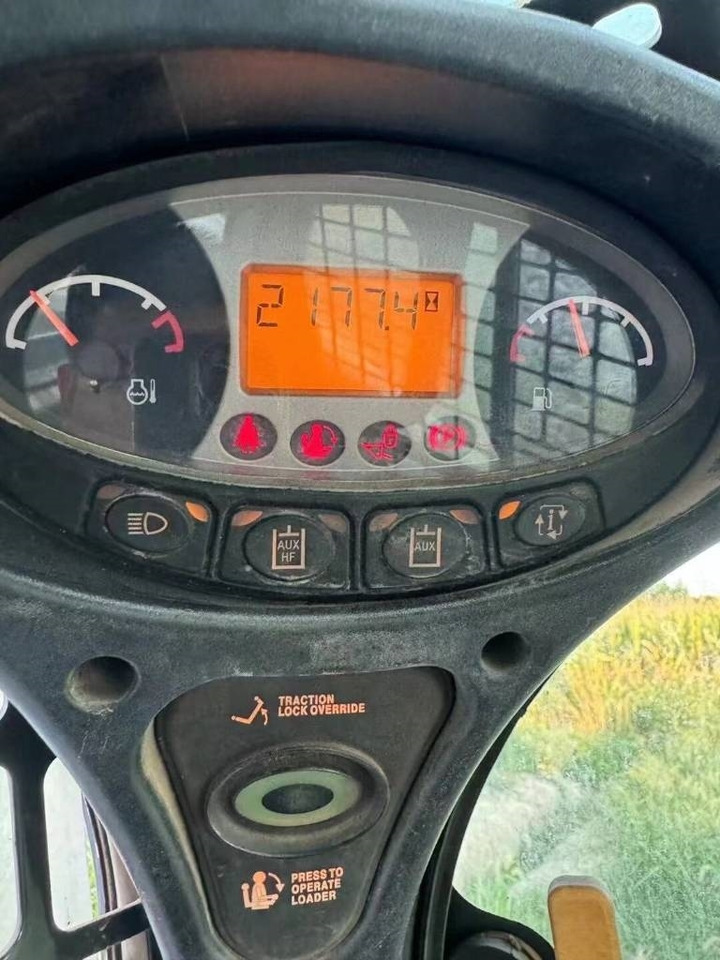 Bobcat T 770 - Φορτωτής πλάγιας ολίσθησης: φωτογραφία 4 Bobcat T 770 - Φορτωτής πλάγιας ολίσθησης: φωτογραφία 4