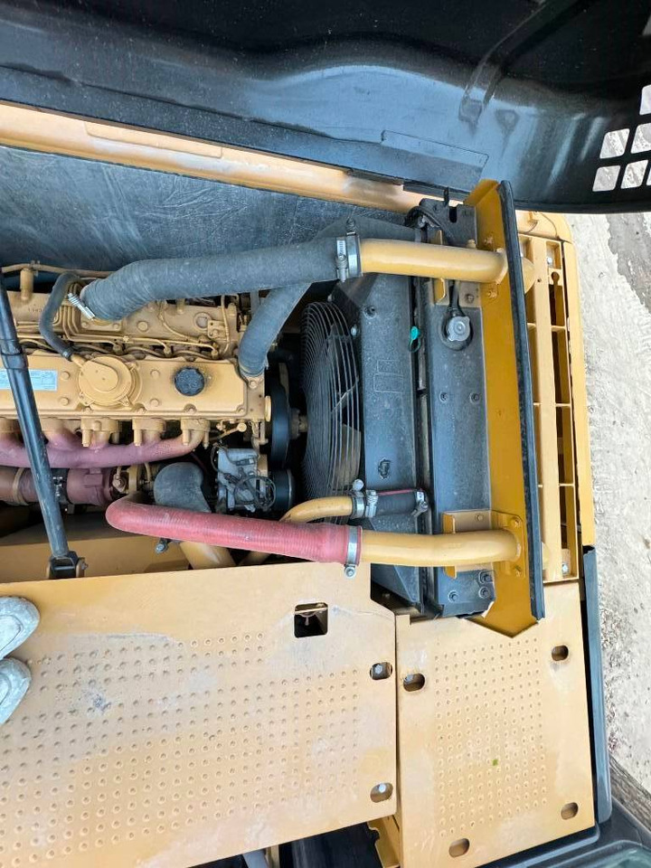 CAT 320 D-C7.1 enging - Ερπυστριοφόρος εκσκαφέας: φωτογραφία 4 CAT 320 D-C7.1 enging - Ερπυστριοφόρος εκσκαφέας: φωτογραφία 4