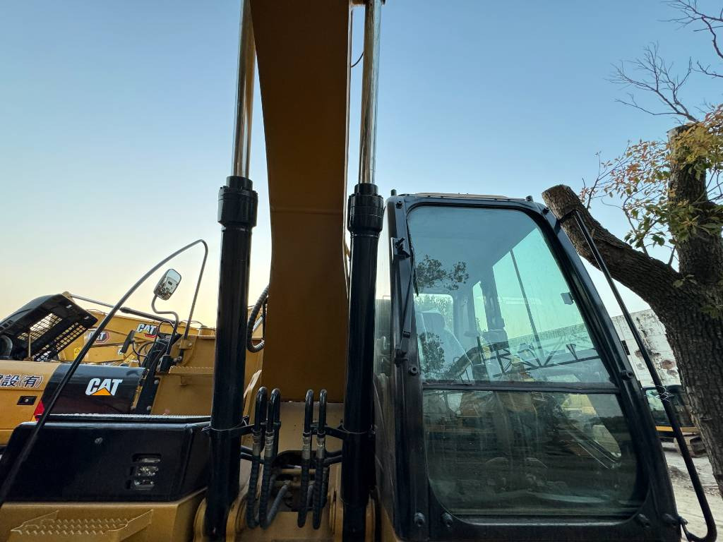 CAT 320 D Engine C7.1 - Ερπυστριοφόρος εκσκαφέας: φωτογραφία 3 CAT 320 D Engine C7.1 - Ερπυστριοφόρος εκσκαφέας: φωτογραφία 3