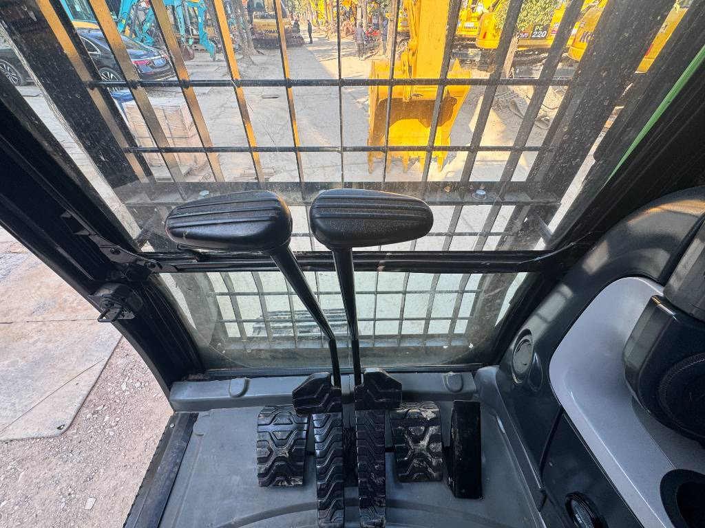 CAT 330D2L - Ερπυστριοφόρος εκσκαφέας: φωτογραφία 5 CAT 330D2L - Ερπυστριοφόρος εκσκαφέας: φωτογραφία 5