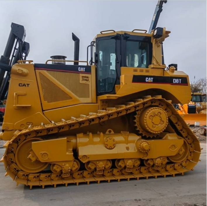 CAT D 8 T - Μπουλντόζα: φωτογραφία 1 CAT D 8 T - Μπουλντόζα: φωτογραφία 1