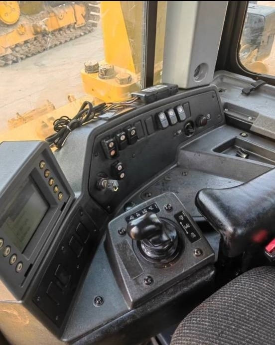 CAT D 8 T - Μπουλντόζα: φωτογραφία 4 CAT D 8 T - Μπουλντόζα: φωτογραφία 4