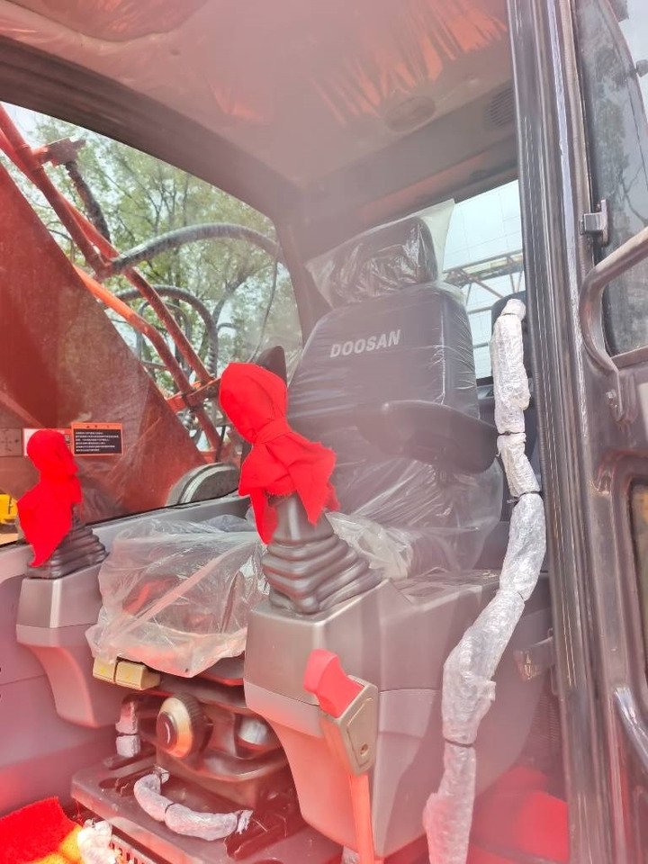 Ερπυστριοφόρος εκσκαφέας Doosan DX 300LC-9C: φωτογραφία 13