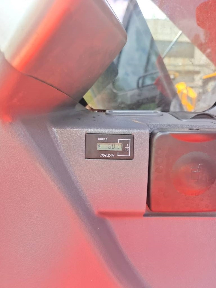 Ερπυστριοφόρος εκσκαφέας Doosan DX 300LC-9C: φωτογραφία 14