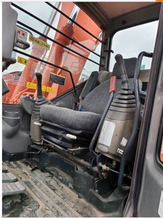 Hitachi ZX 135 US - Ερπυστριοφόρος εκσκαφέας: φωτογραφία 4 Hitachi ZX 135 US - Ερπυστριοφόρος εκσκαφέας: φωτογραφία 4