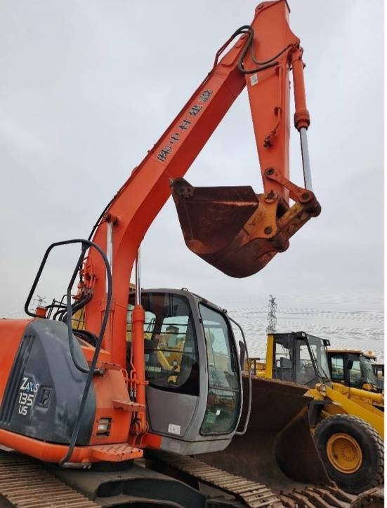 Hitachi ZX 135 US - Ερπυστριοφόρος εκσκαφέας: φωτογραφία 1 Hitachi ZX 135 US - Ερπυστριοφόρος εκσκαφέας: φωτογραφία 1