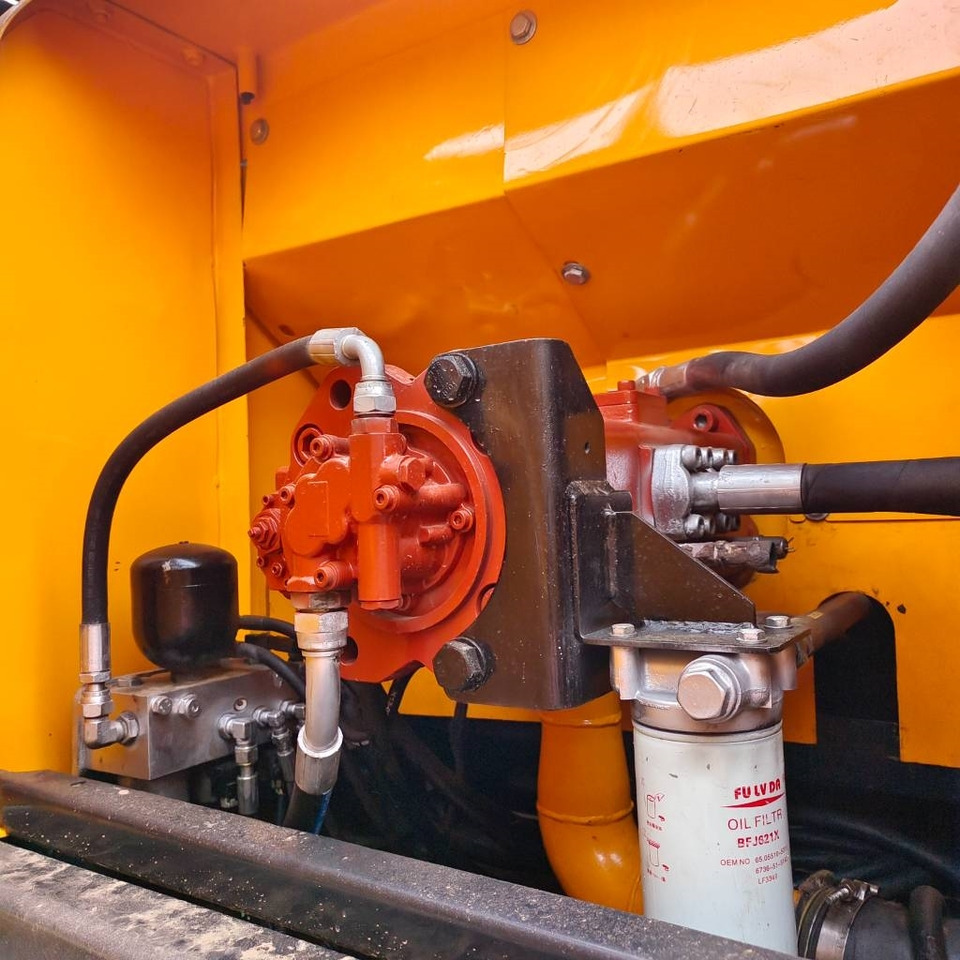 Hyundai 220LC-9S - Ερπυστριοφόρος εκσκαφέας: φωτογραφία 5 Hyundai 220LC-9S - Ερπυστριοφόρος εκσκαφέας: φωτογραφία 5