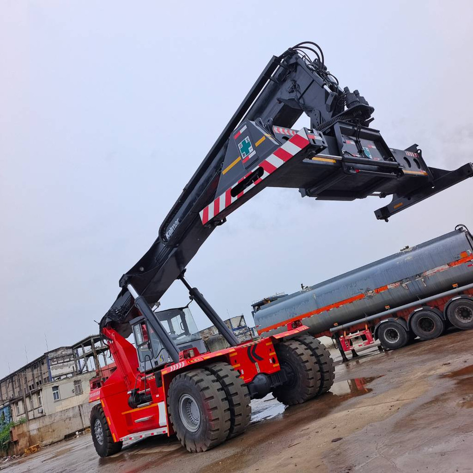 Kalmar DRF 450 - Reachstacker: φωτογραφία 3 Kalmar DRF 450 - Reachstacker: φωτογραφία 3