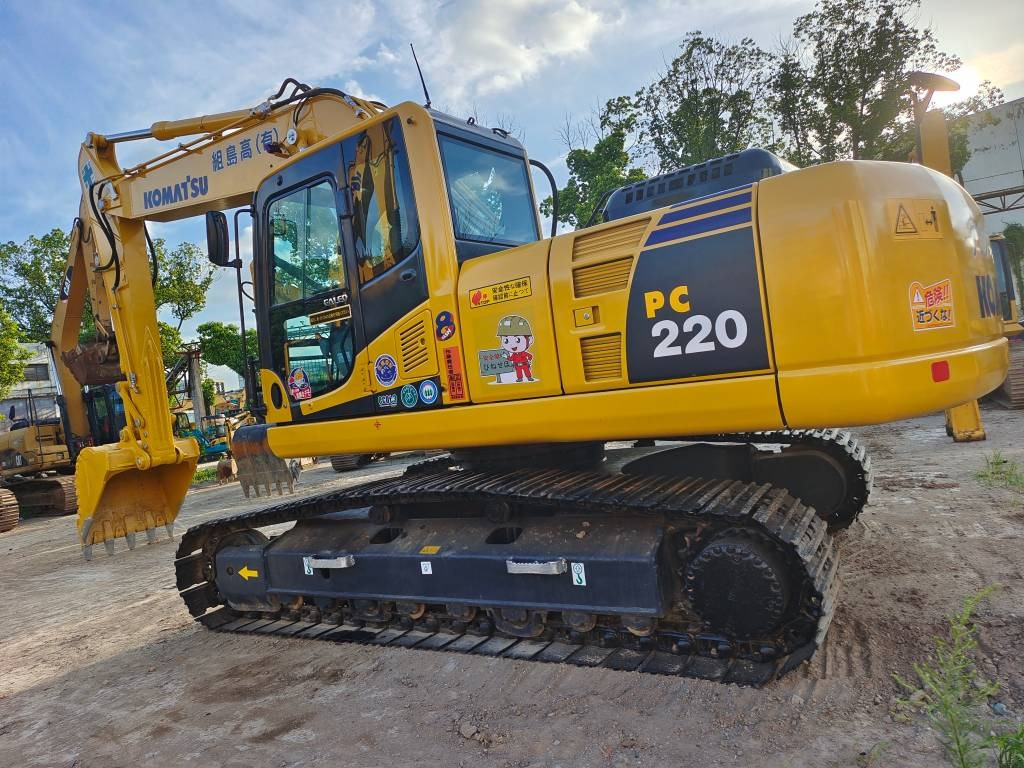 Komatsu PC 220 - Ερπυστριοφόρος εκσκαφέας: φωτογραφία 1 Komatsu PC 220 - Ερπυστριοφόρος εκσκαφέας: φωτογραφία 1