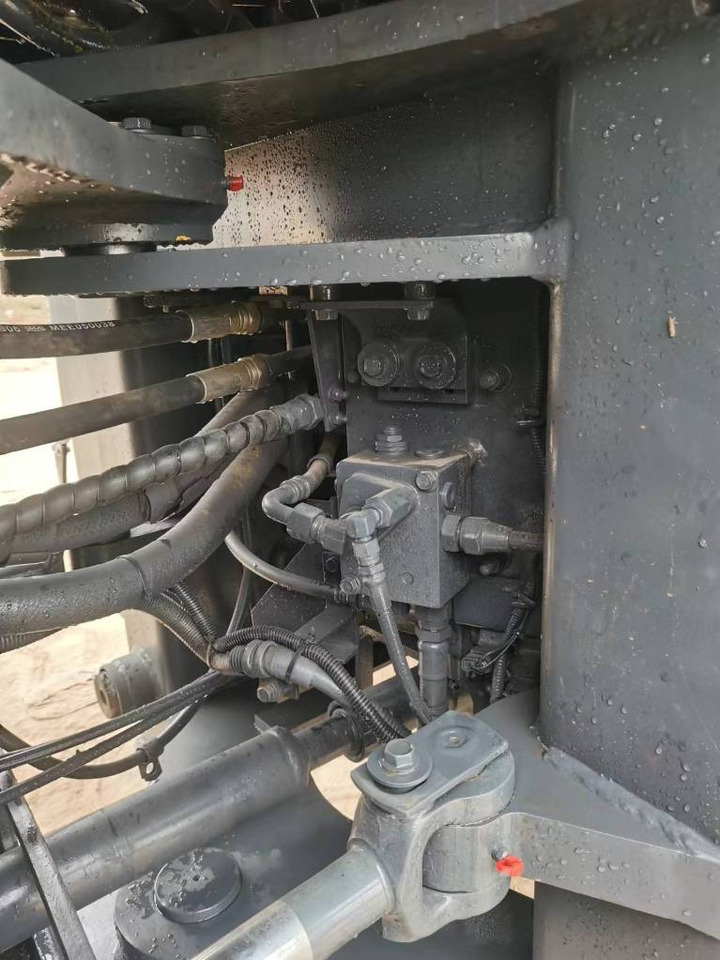 Komatsu WA 320-5 - Ελαστιχοφόρος φορτωτής: φωτογραφία 3 Komatsu WA 320-5 - Ελαστιχοφόρος φορτωτής: φωτογραφία 3