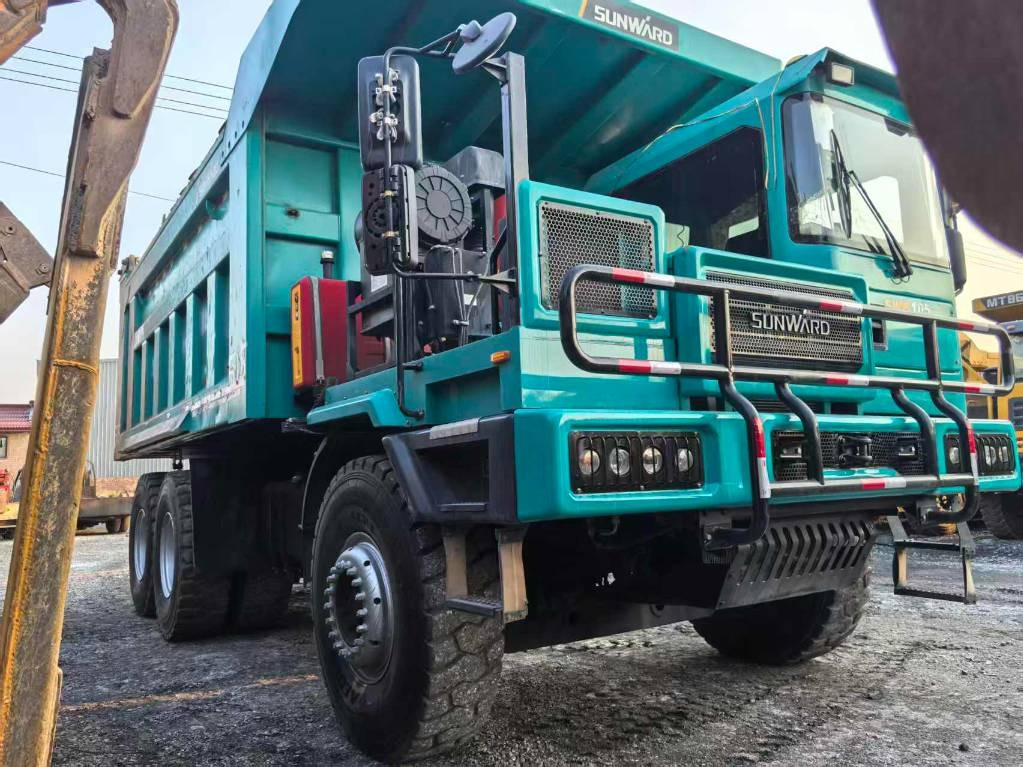 Sunward SWK 105 - Ανατρεπόμενο όχημα μεταφοράς λατομικών υλικών: φωτογραφία 1 Sunward SWK 105 - Ανατρεπόμενο όχημα μεταφοράς λατομικών υλικών: φωτογραφία 1