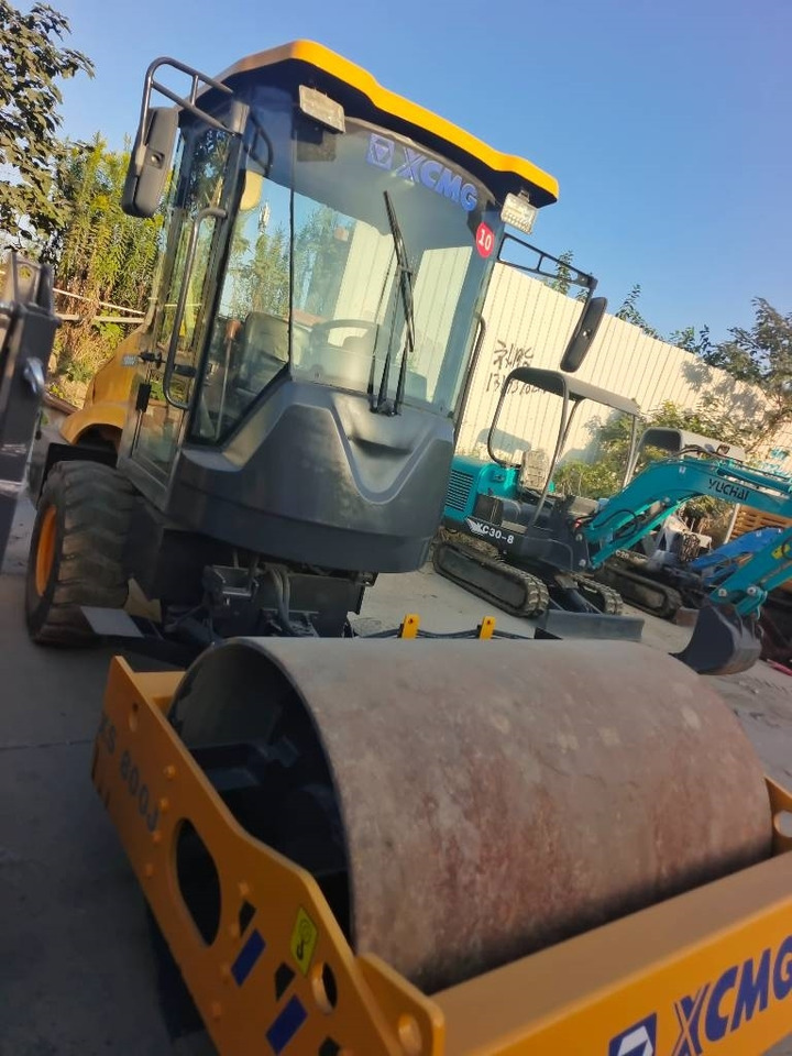 XCMG XS 800J - Οδοστρωτήρες: φωτογραφία 4 XCMG XS 800J - Οδοστρωτήρες: φωτογραφία 4