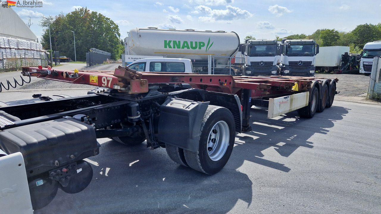 Επικαθήμενο μεταφοράς εμπορευματοκιβωτίων/ Κινητό αμάξωμα Krone SD Containerchassis 2x 20, 30, 40 ft deutscher Auflieger, ausziehbar: φωτογραφία 8 Επικαθήμενο μεταφοράς εμπορευματοκιβωτίων/ Κινητό αμάξωμα Krone SD Containerchassis 2x 20, 30, 40 ft deutscher Auflieger, ausziehbar: φωτογραφία 8