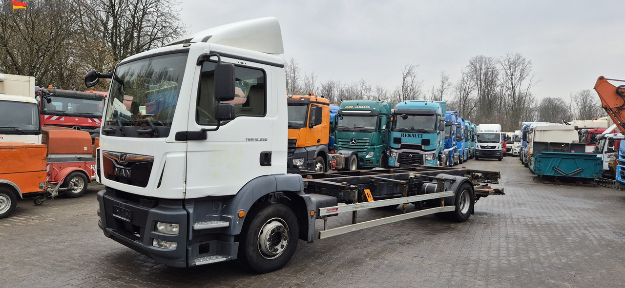 MAN 12.250 LBW 1500 kg Dehollandia - Φορτηγό μεταφοράς εμπορευματοκιβωτίων/ Κινητό αμάξωμα: φωτογραφία 1 MAN 12.250 LBW 1500 kg Dehollandia - Φορτηγό μεταφοράς εμπορευματοκιβωτίων/ Κινητό αμάξωμα: φωτογραφία 1