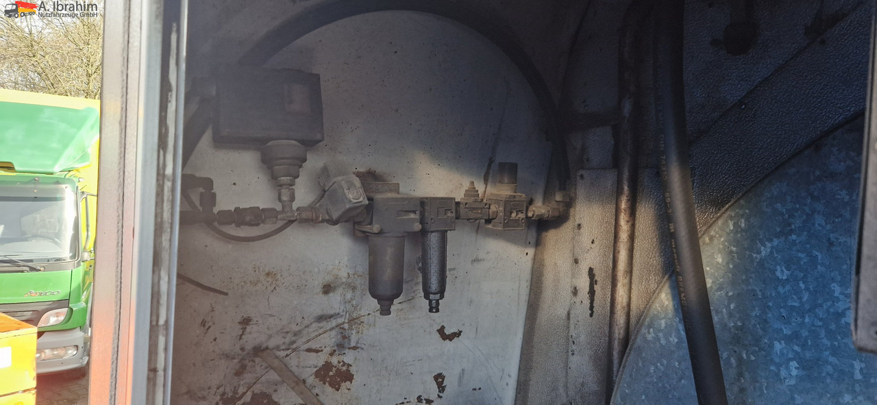 MAN TGA Asphaltspritze Schäfer 20 000 Liters - Φορτηγό βυτιοφόρο: φωτογραφία 2 MAN TGA Asphaltspritze Schäfer 20 000 Liters - Φορτηγό βυτιοφόρο: φωτογραφία 2