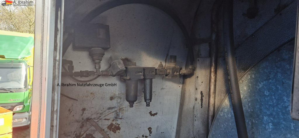 Φορτηγό βυτιοφόρο MAN TGA Asphaltspritze Schäfer: φωτογραφία 14