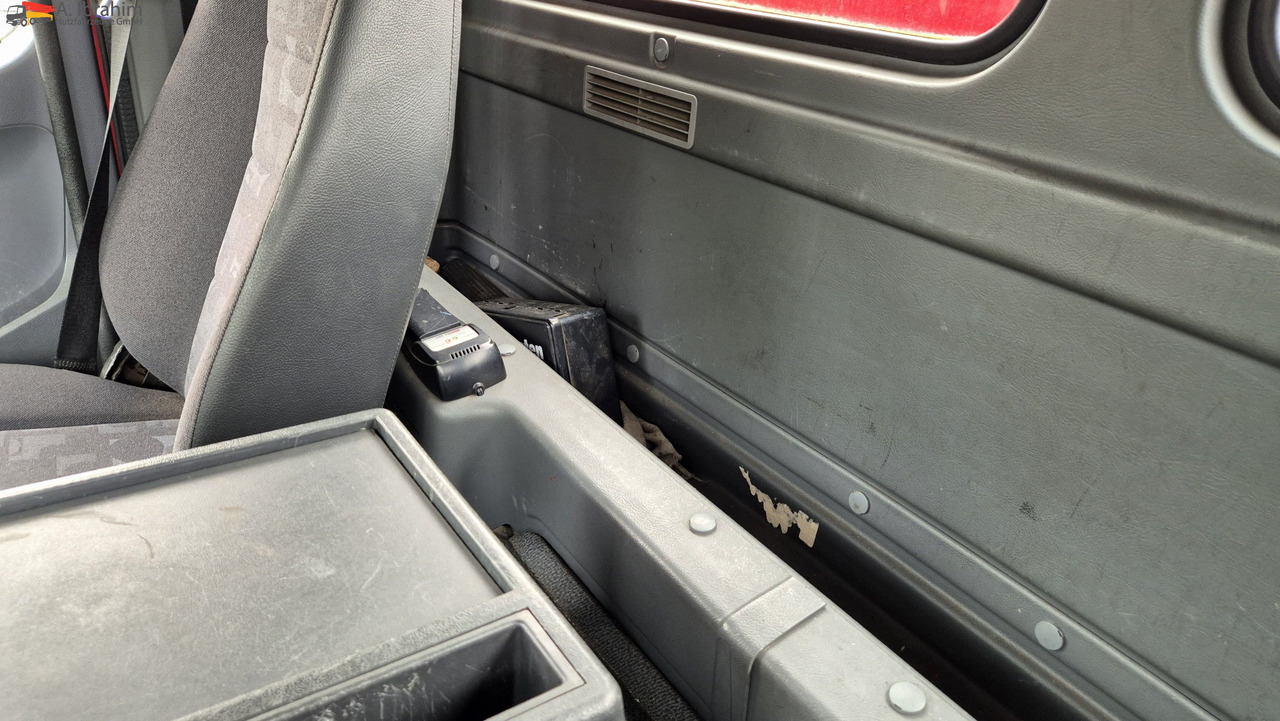 Mercedes-Benz 1833 HIAB Kran, Funk FB Scheckheft gepflegt bei Mercedes - Φορτηγό με ανοιχτή καρότσα, Φορτηγό με γερανό: φωτογραφία 4 Mercedes-Benz 1833 HIAB Kran, Funk FB Scheckheft gepflegt bei Mercedes - Φορτηγό με ανοιχτή καρότσα, Φορτηγό με γερανό: φωτογραφία 4