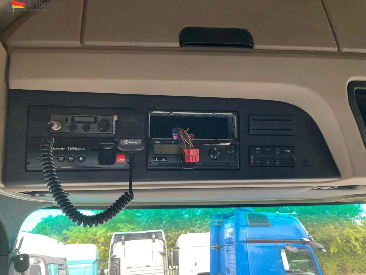 Mercedes-Benz Actros 2545 6x2 Pritsche Kran HIAB 166 - Φορτηγό με ανοιχτή καρότσα, Φορτηγό με γερανό: φωτογραφία 4 Mercedes-Benz Actros 2545 6x2 Pritsche Kran HIAB 166 - Φορτηγό με ανοιχτή καρότσα, Φορτηγό με γερανό: φωτογραφία 4