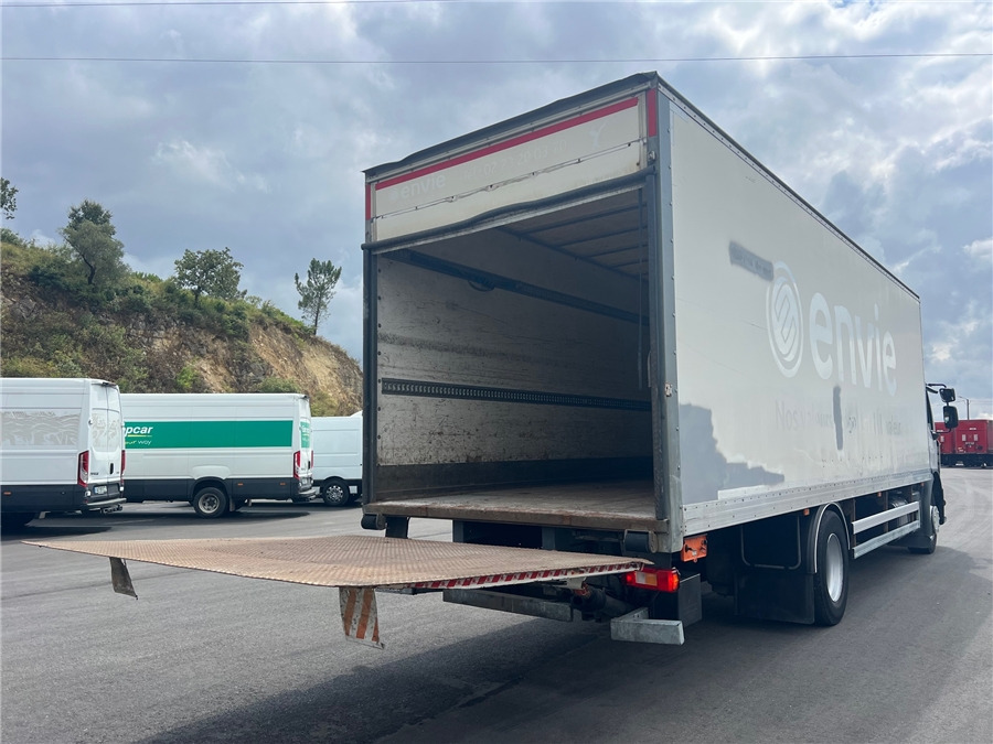 Renault D 19 - Φορτηγό κόφα: φωτογραφία 5 Renault D 19 - Φορτηγό κόφα: φωτογραφία 5